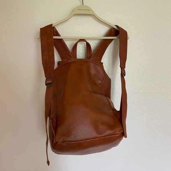 Backpack - Picture 2 of 3